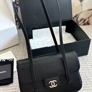 Authentic CHANEL 26c Quilted Flap Courier Bag | 20cm | Rare Vintage Style | Gold